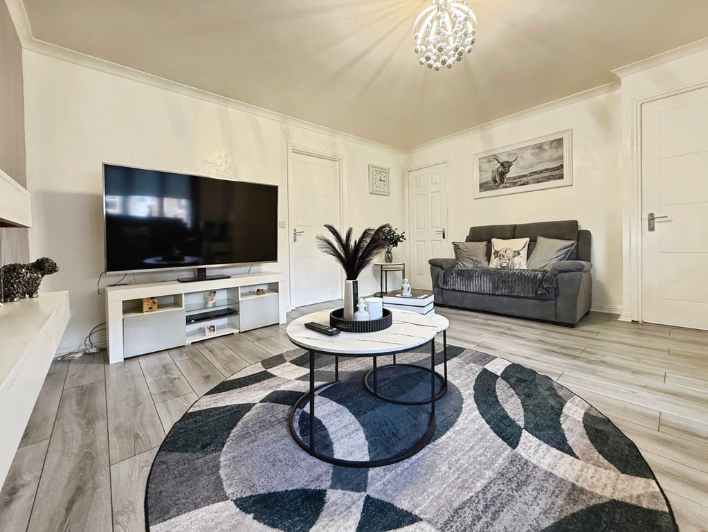 Property photo 1 of 22 Lounge