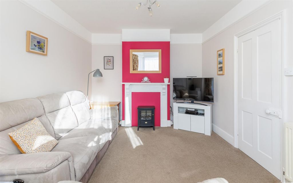 Property photo 3 of 24