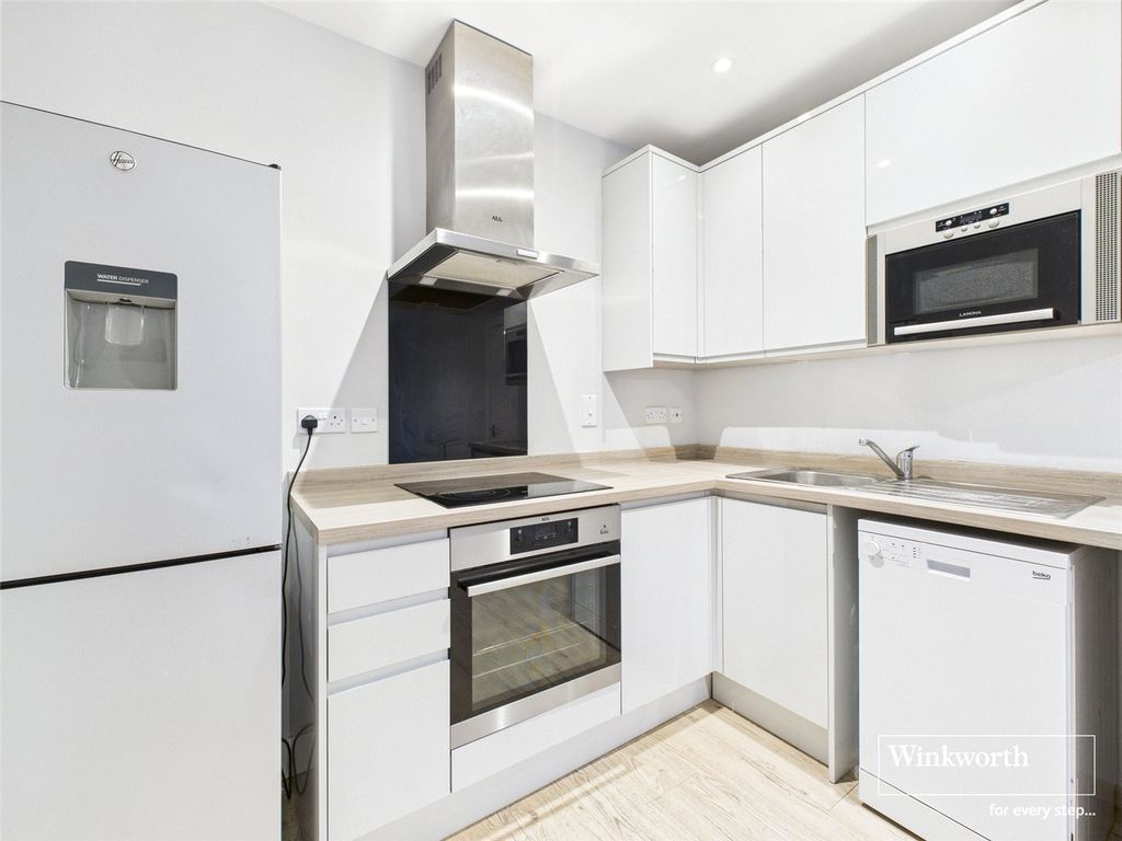 Property photo 3 of 8 Picture No. 12