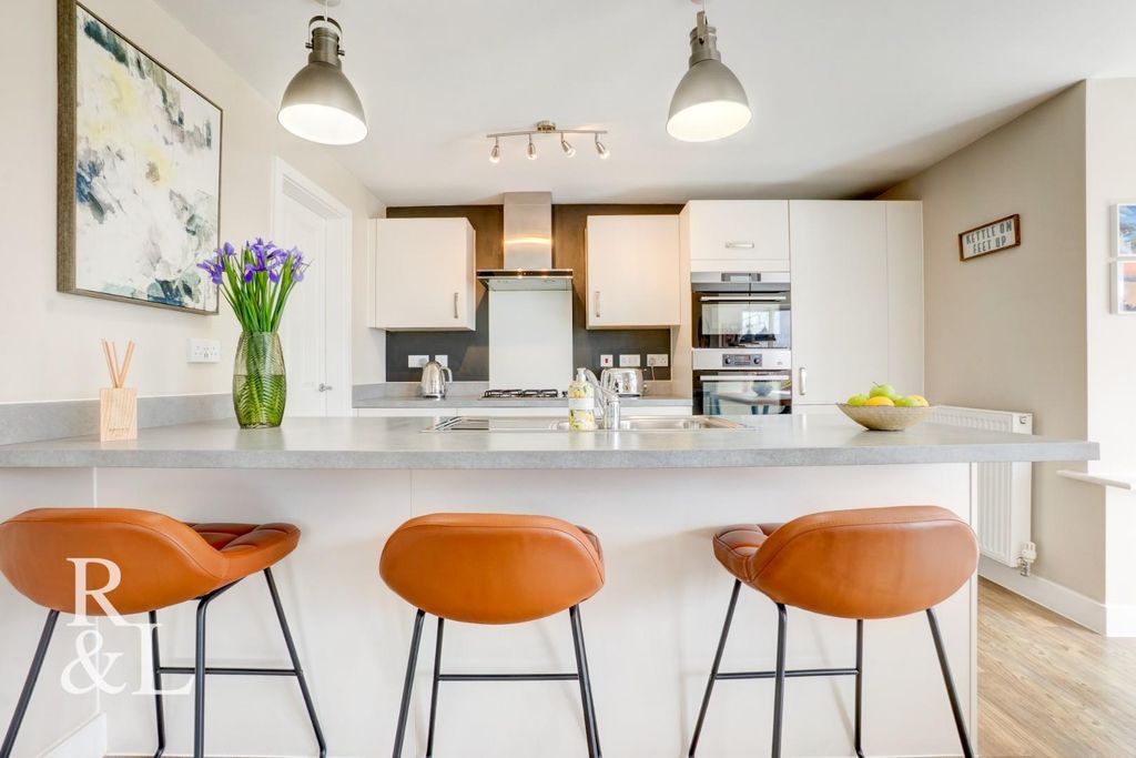 Property photo 3 of 38 44 Spring  (4).Jpg