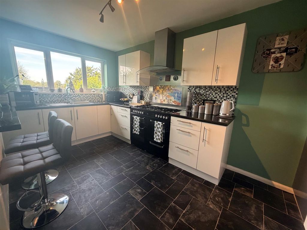Property photo 3 of 13 6.Jpg