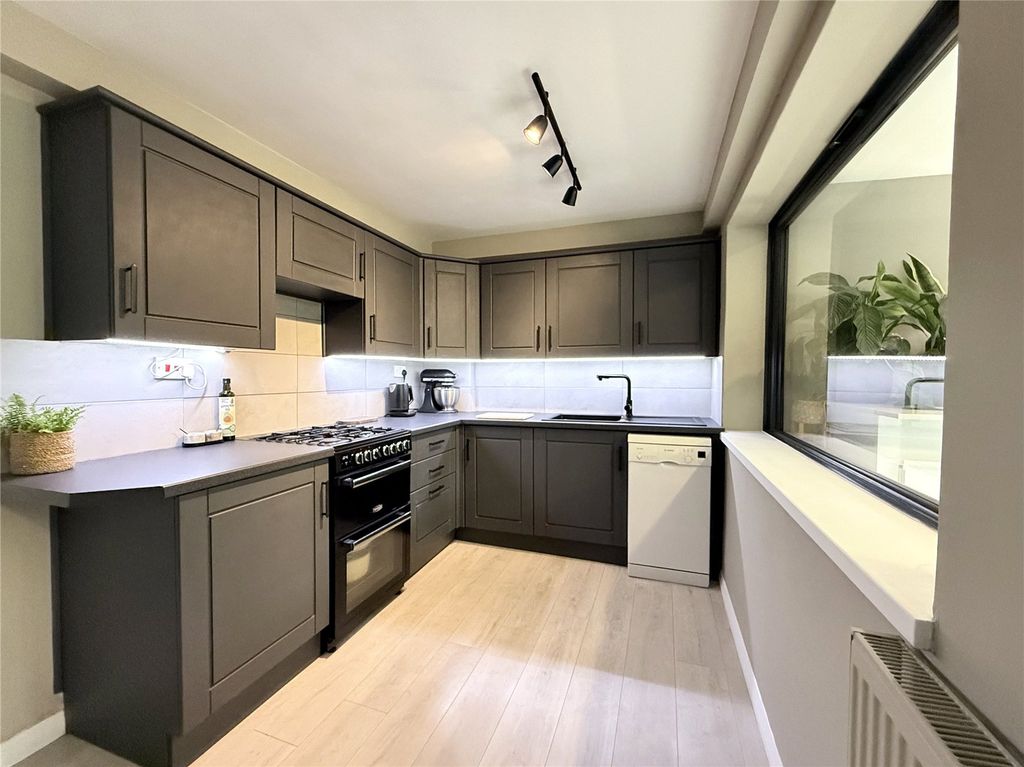 Property photo 2 of 11 Picture No. 06