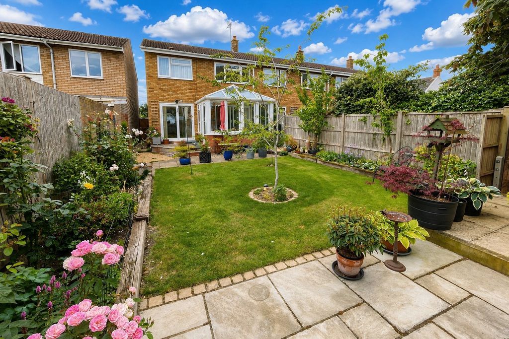 Property photo 2 of 13 5266704