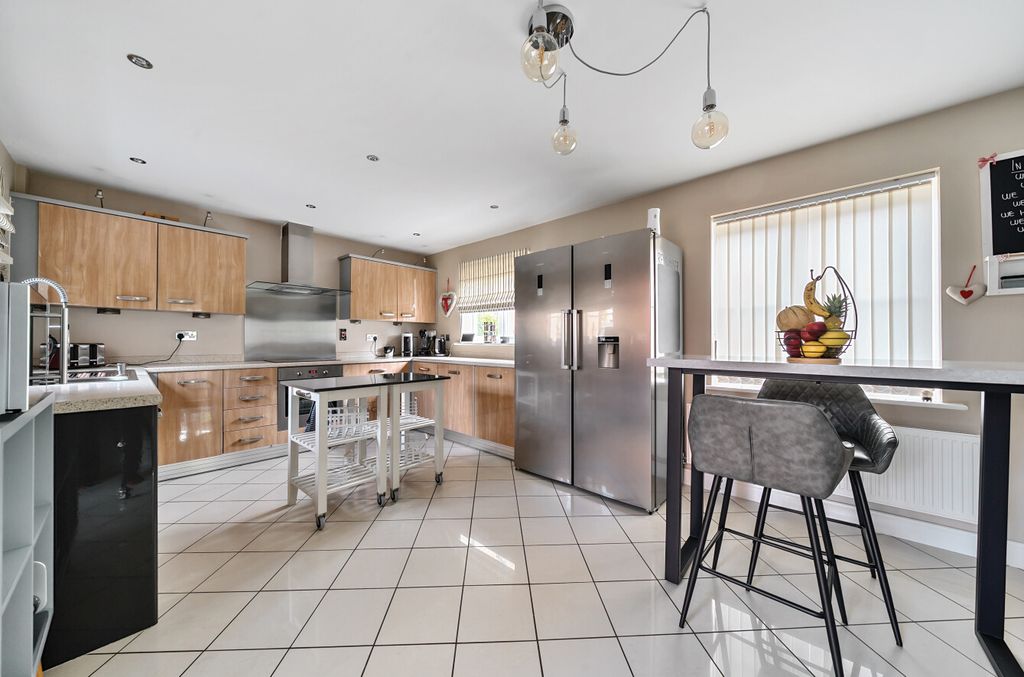 Property photo 3 of 30 1301408-19-6839F3...