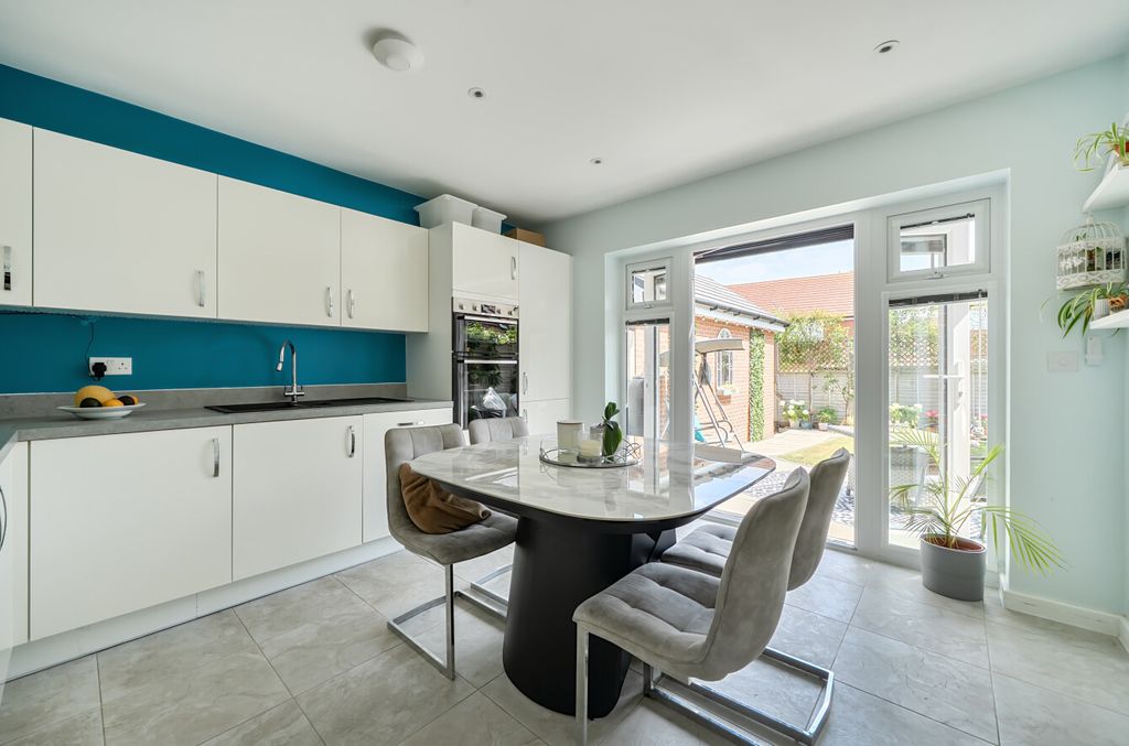 Property photo 3 of 25 1488783-9-6A4Faaa...