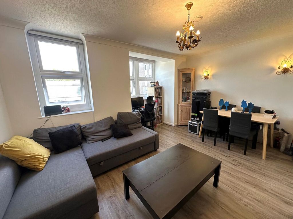 Property photo 1 of 8 Living Room