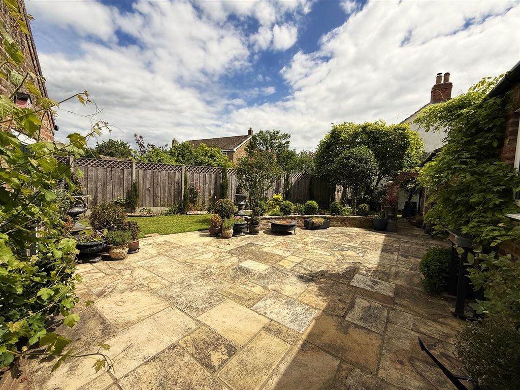 Property photo 3 of 28 Patio B Jw_June 1.Jpg