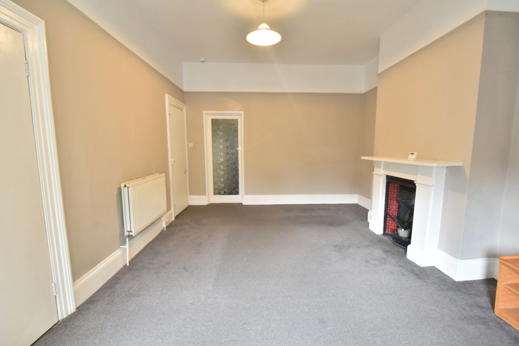 Property photo 2 of 7 Living Room