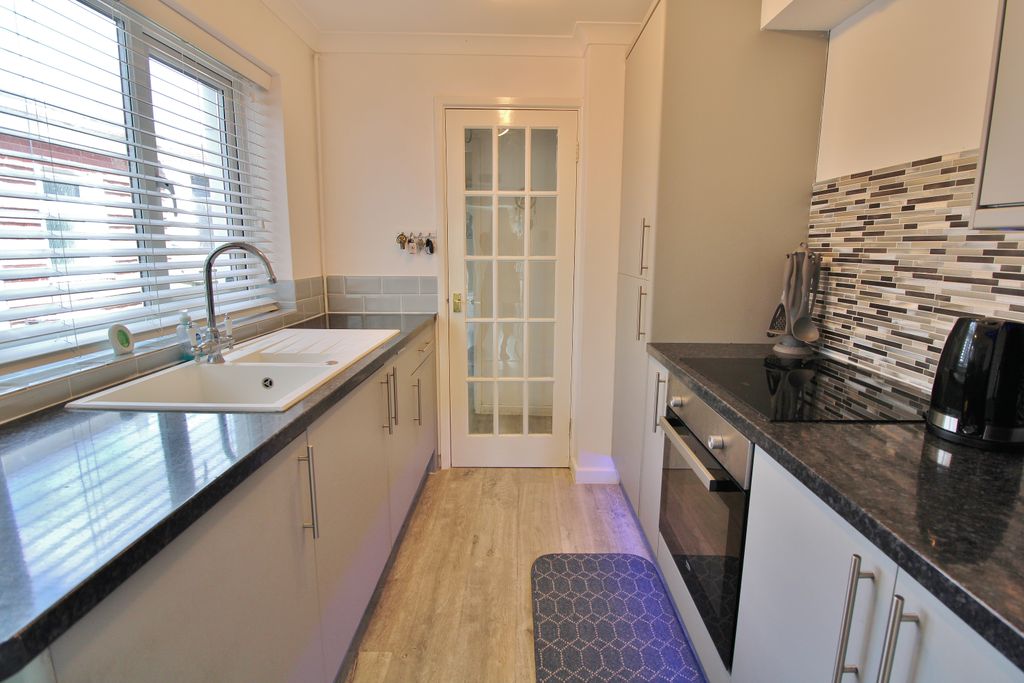 Property photo 2 of 18
