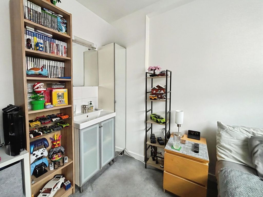 Property photo 3 of 8