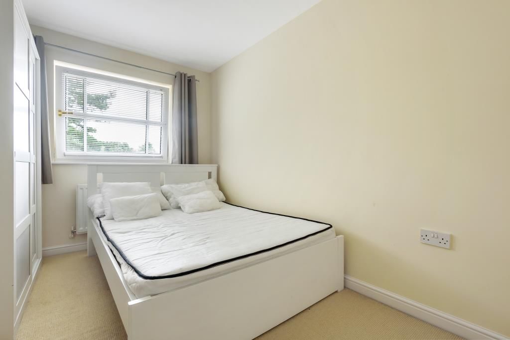 Property photo 3 of 10 Bedroom