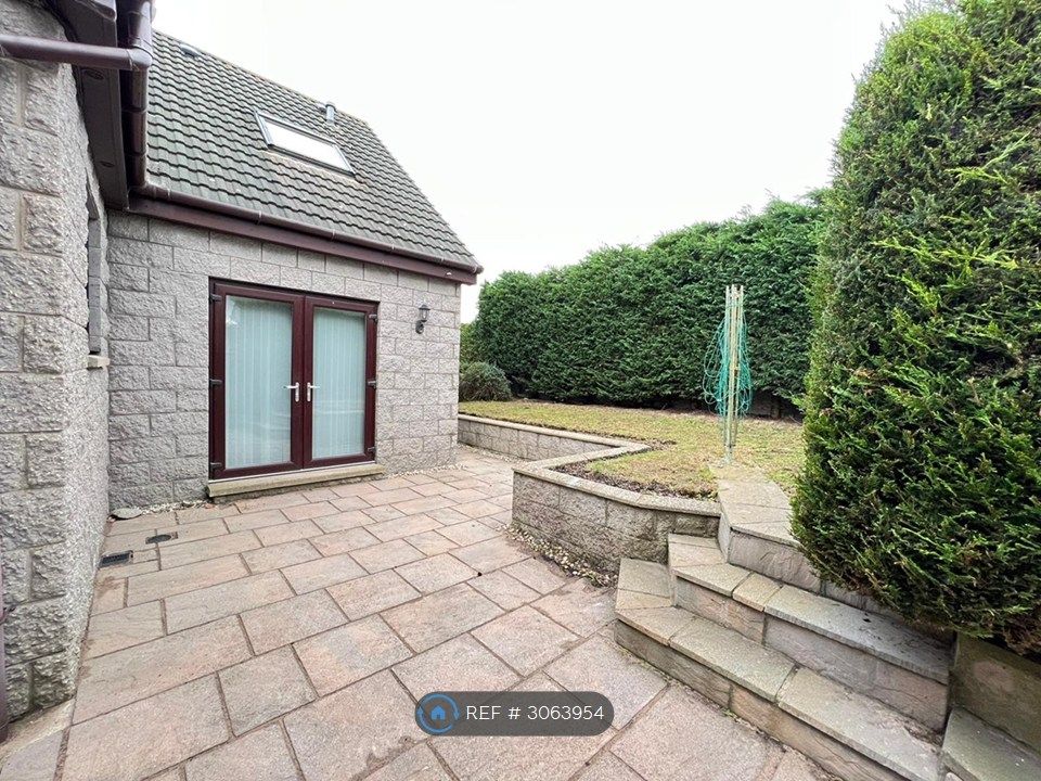 Property photo 2 of 26