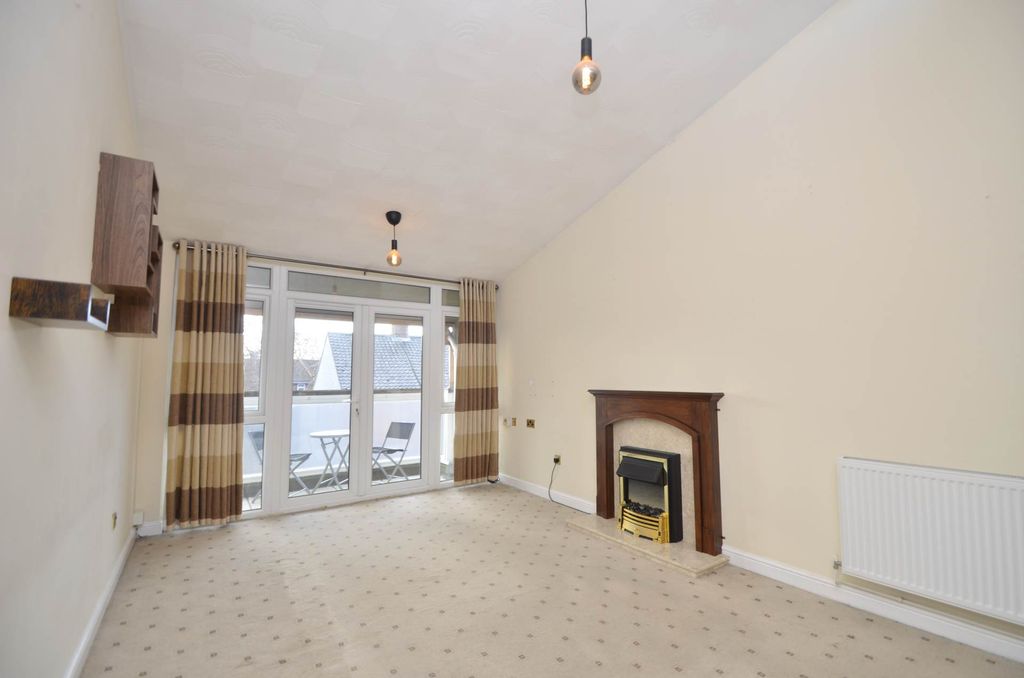 Property photo 2 of 6