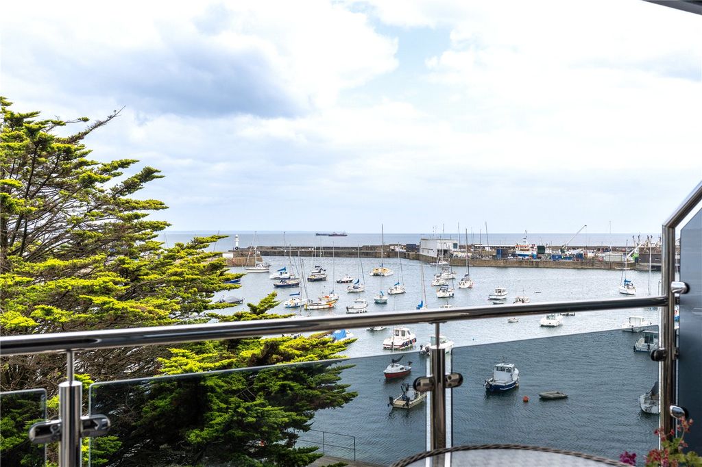 Property photo 2 of 23 Picture No. 33