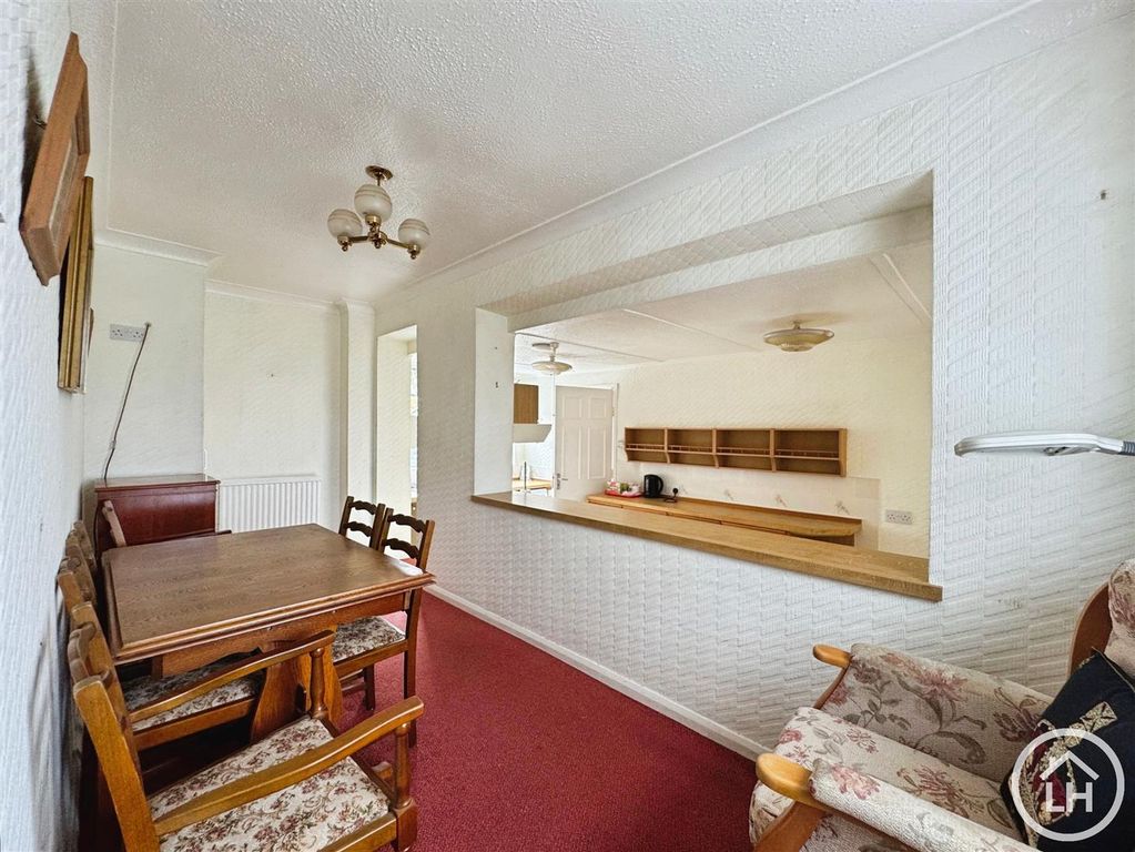 Property photo 3 of 18 Dining Room