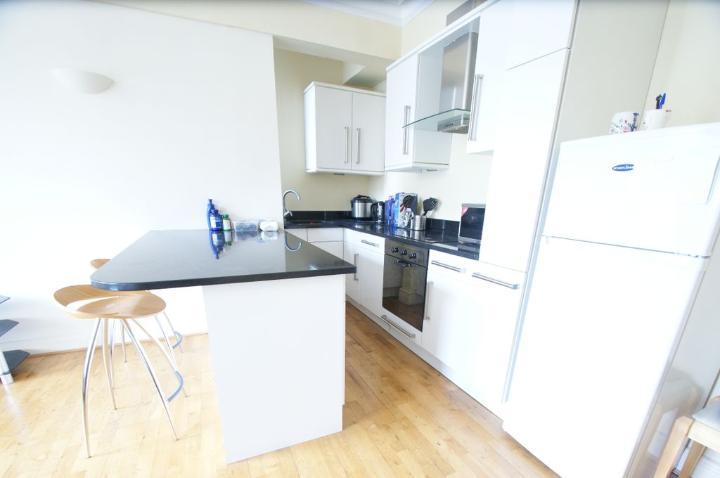 Property photo 3 of 9 Gallery