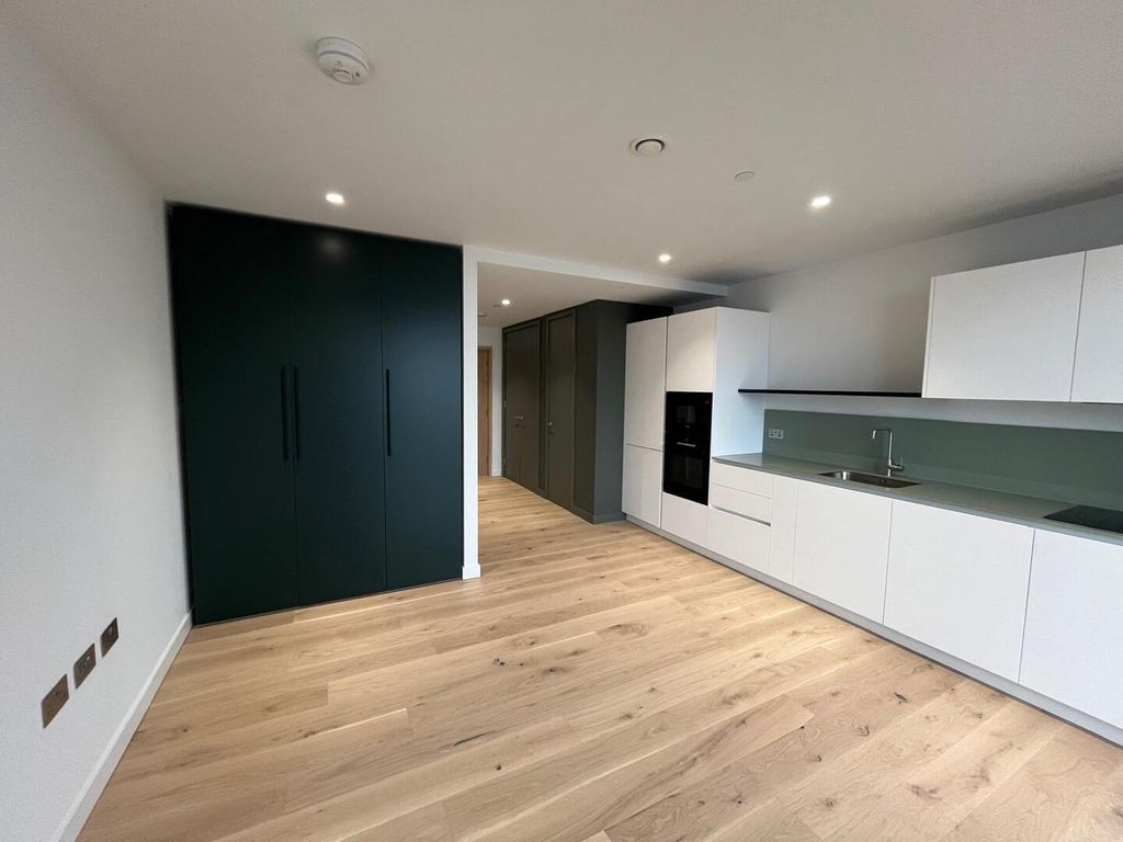 Property photo 2 of 16 Kitchen