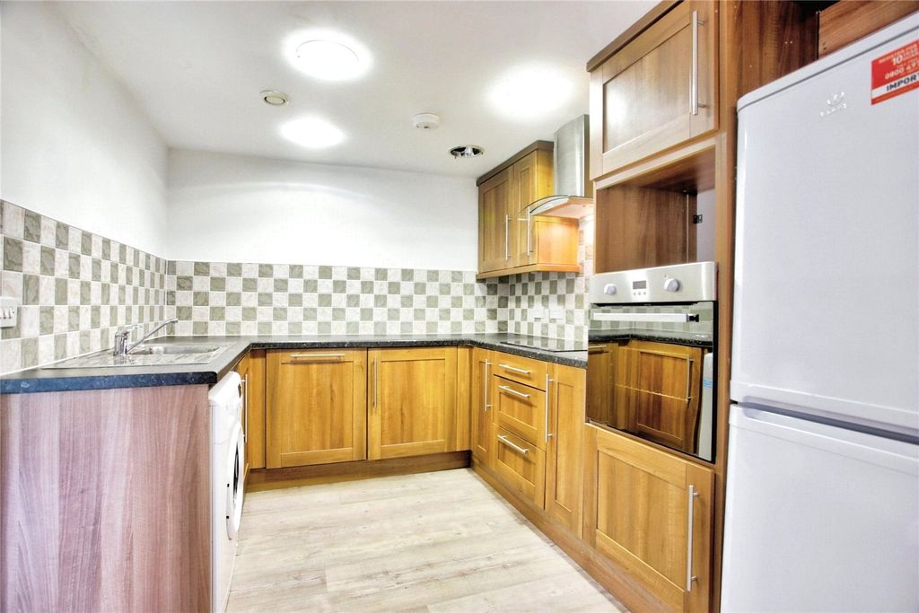 Property photo 3 of 15 Picture No. 02