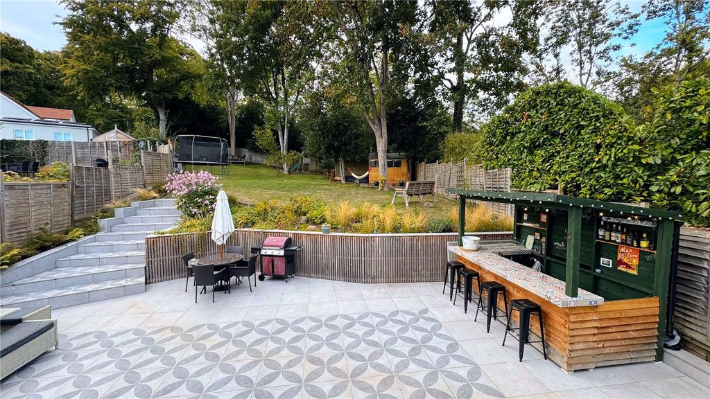 Property photo 2 of 14 Garden