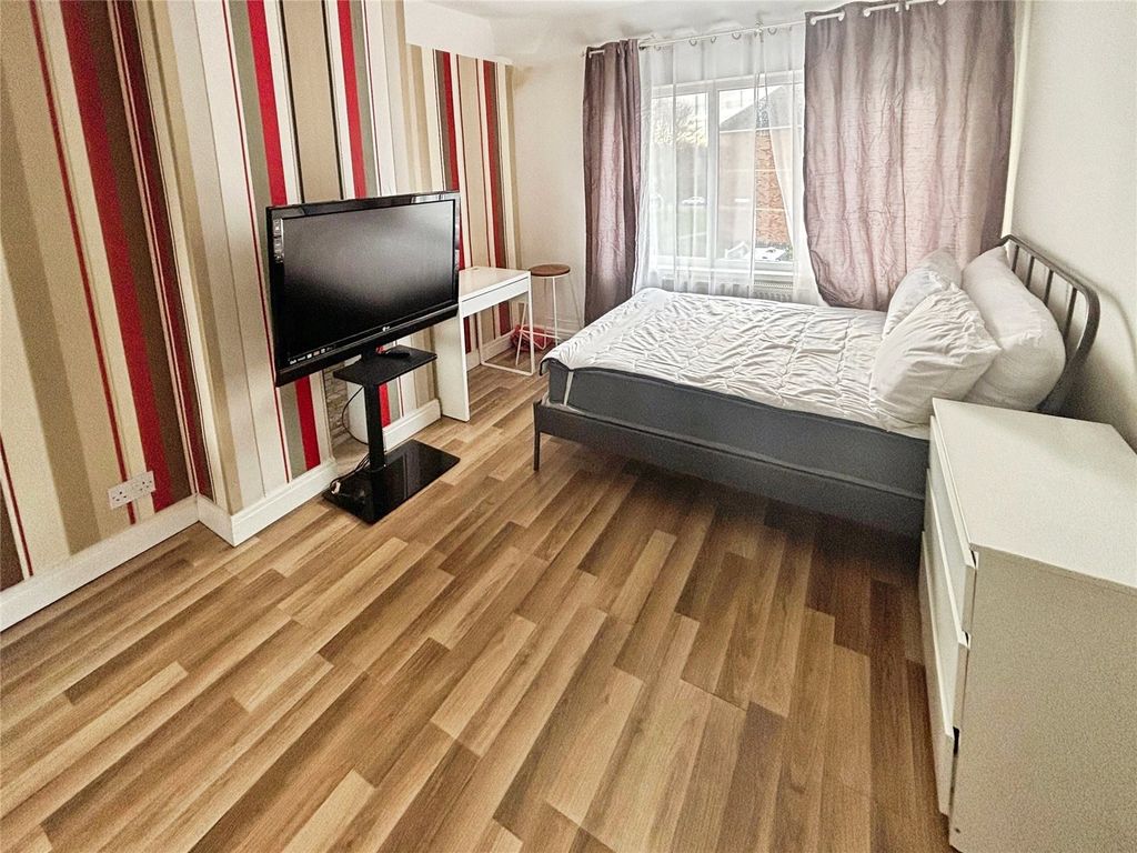 Property photo 2 of 7 Bedroom