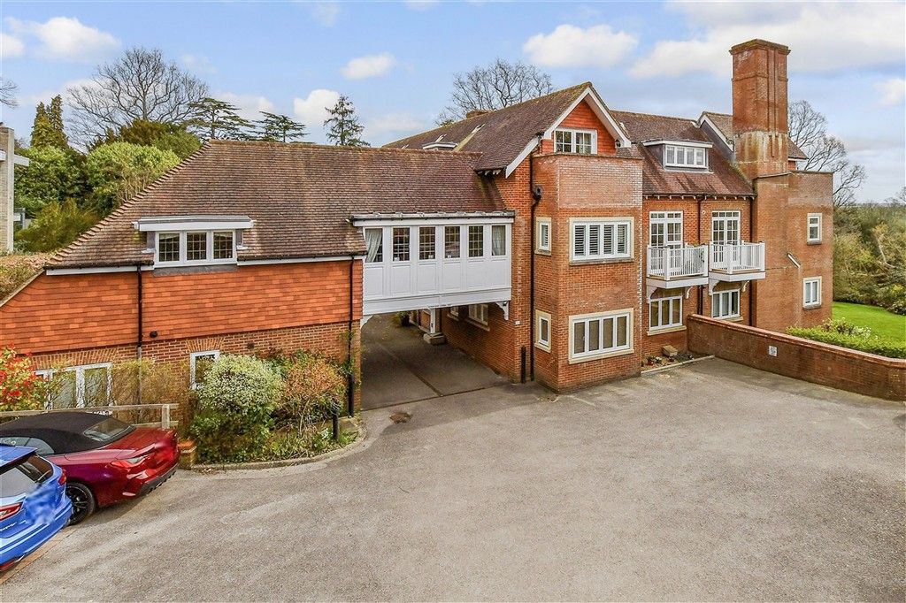 Property photo 1 of 12 External (Web) ::