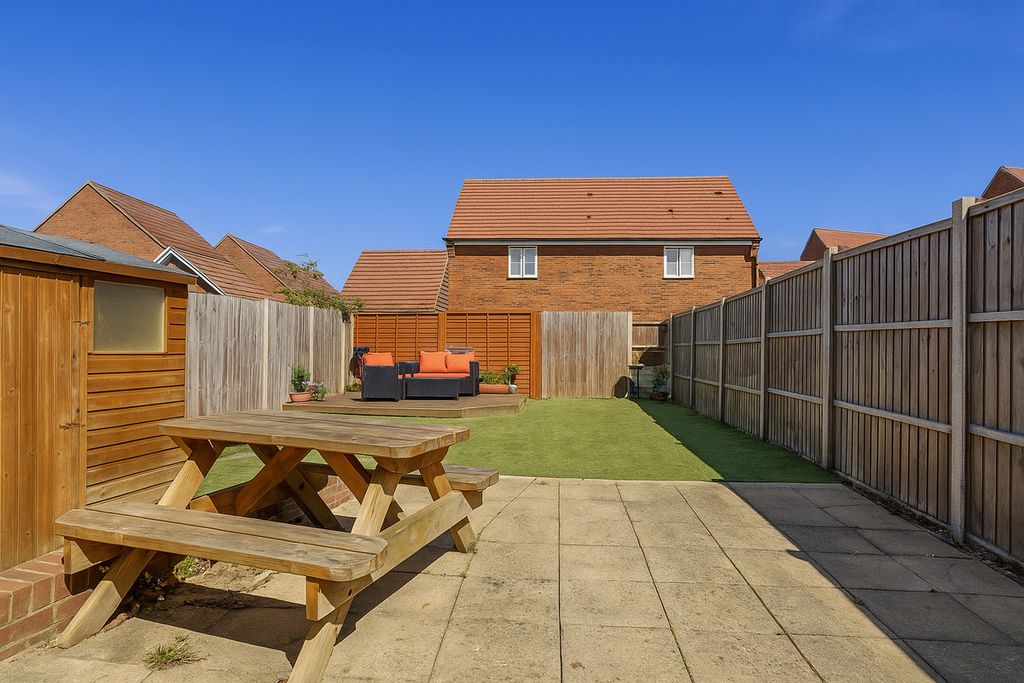 Property photo 2 of 21