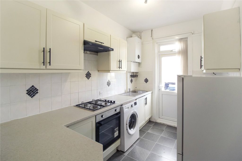 Property photo 3 of 11 Picture No. 10