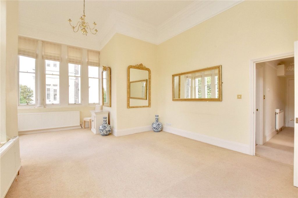 Property photo 2 of 22 Picture No. 24