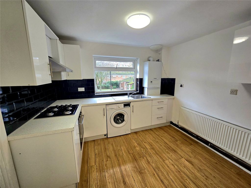 Property photo 3 of 7 Picture No. 06