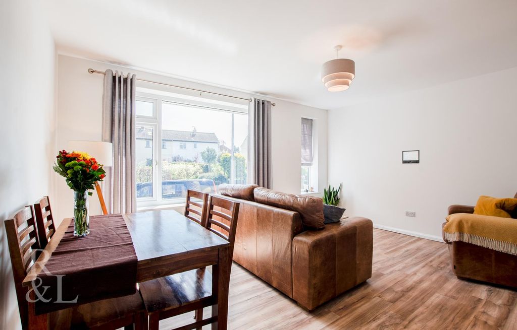 Property photo 3 of 24 Batched (2).Jpg