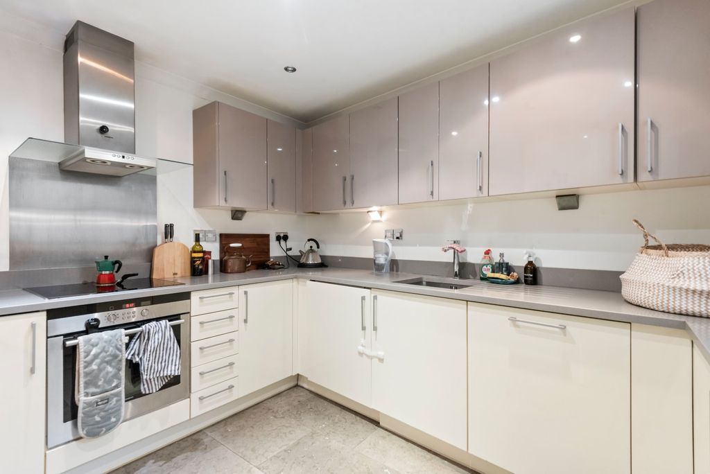 Property photo 3 of 29