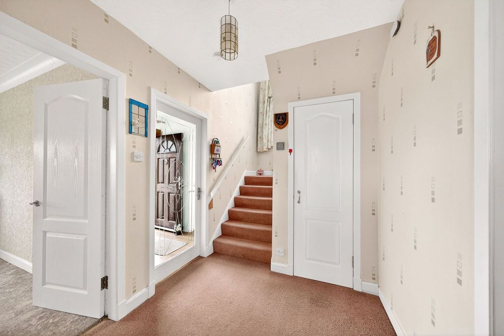 Property photo 2 of 37 Hallway