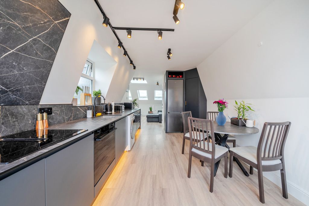 Property photo 2 of 15 1459119-5-6A0Ed65...