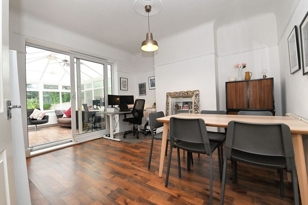 Property photo 3 of 27