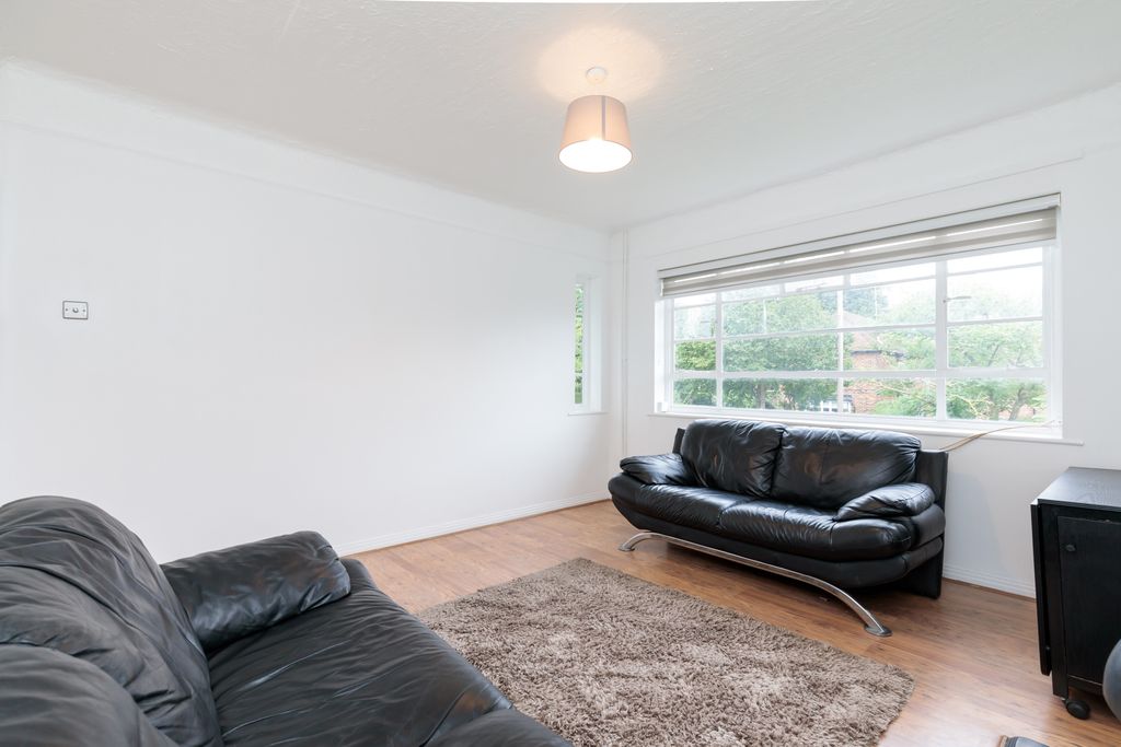 Property photo 2 of 8 Marcus15