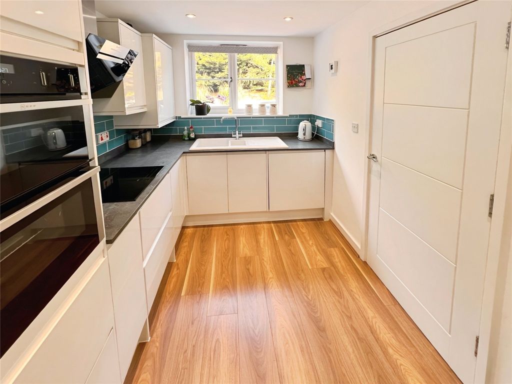Property photo 3 of 17 Kitchen