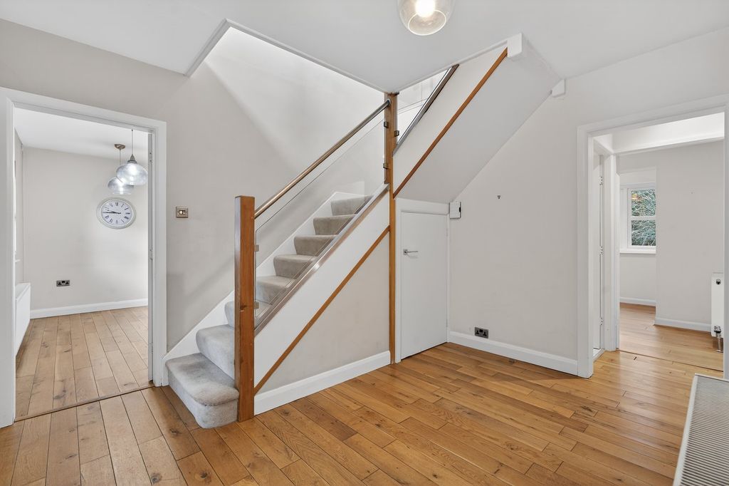 Property photo 3 of 37