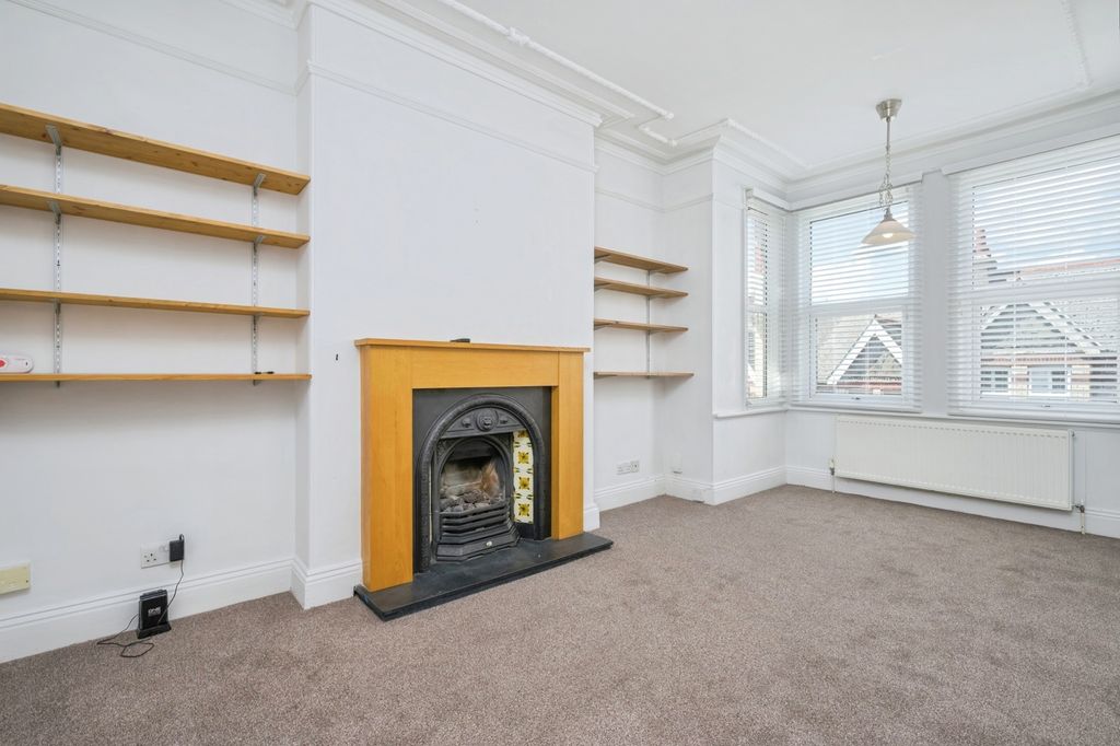 Property photo 2 of 17 Photo