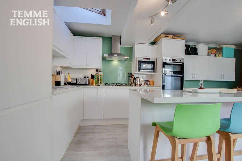 Property photo 3 of 24