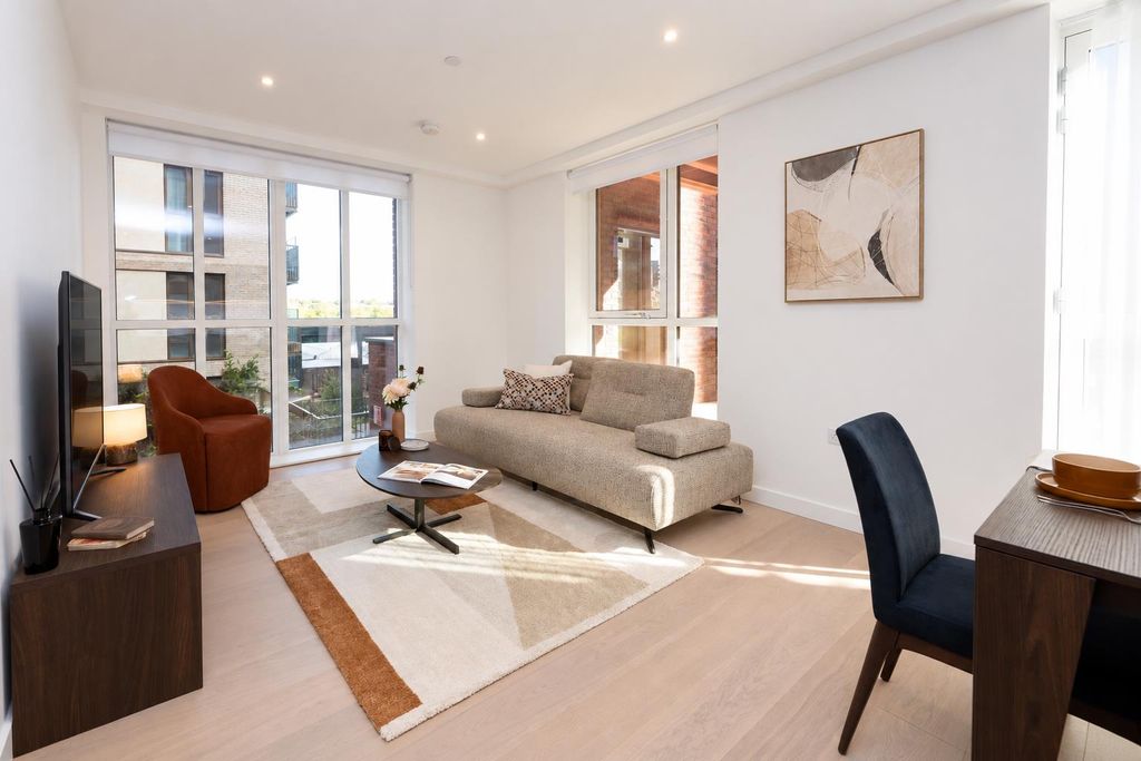 Property photo 1 of 46 Rental Show Flat