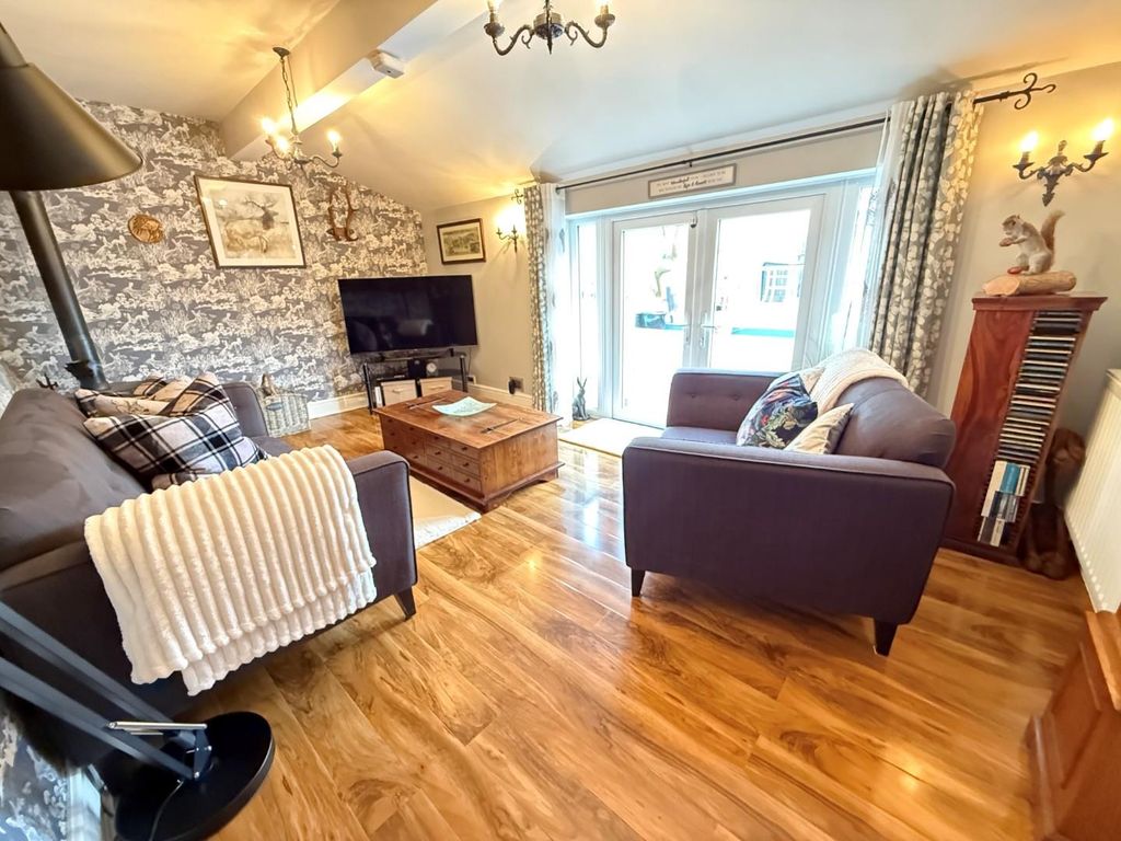 Property photo 2 of 18 10.Jpg