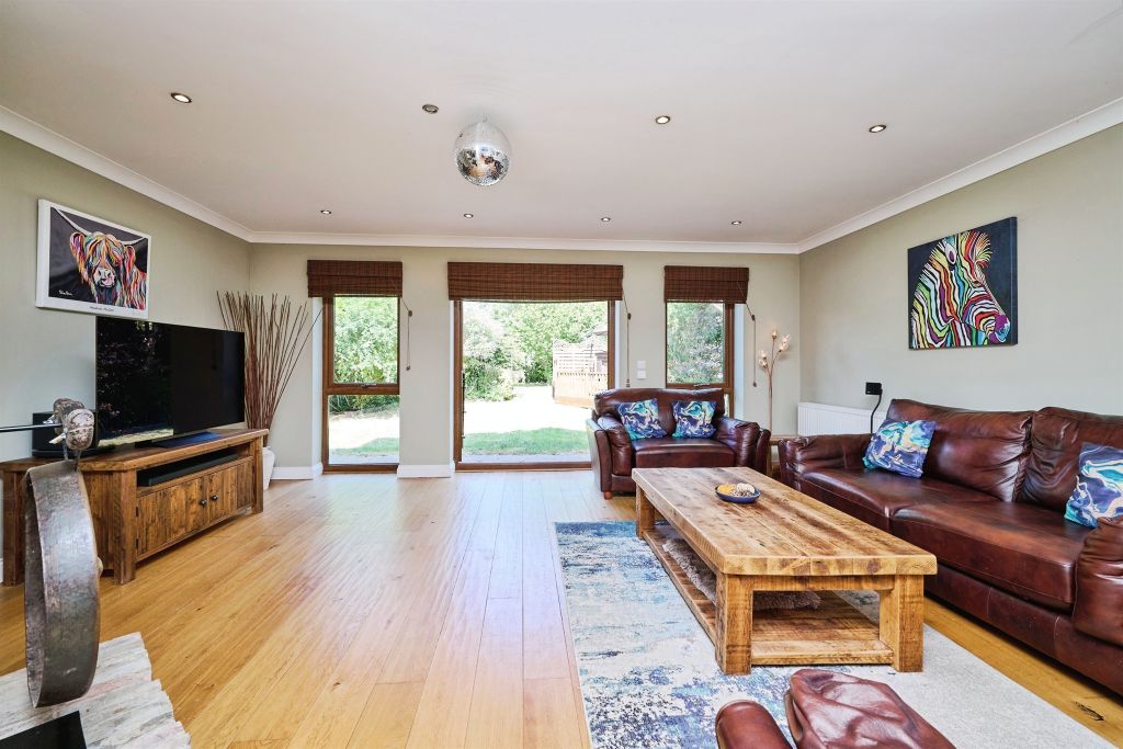 Property photo 3 of 19