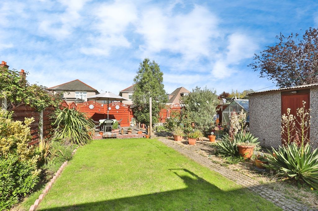 Property photo 2 of 17 Photo