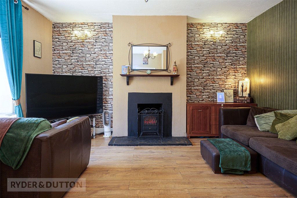 Property photo 3 of 16 Living Room
