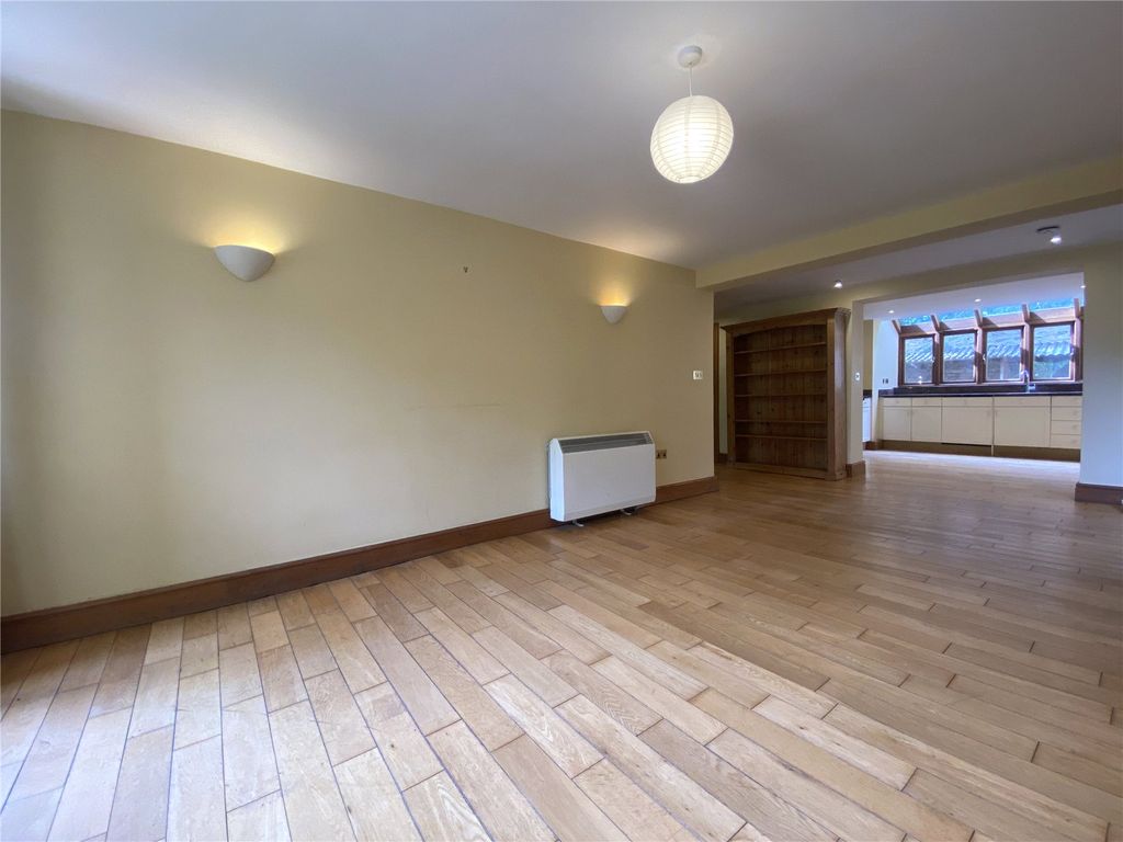 Property photo 3 of 16 Picture No. 17