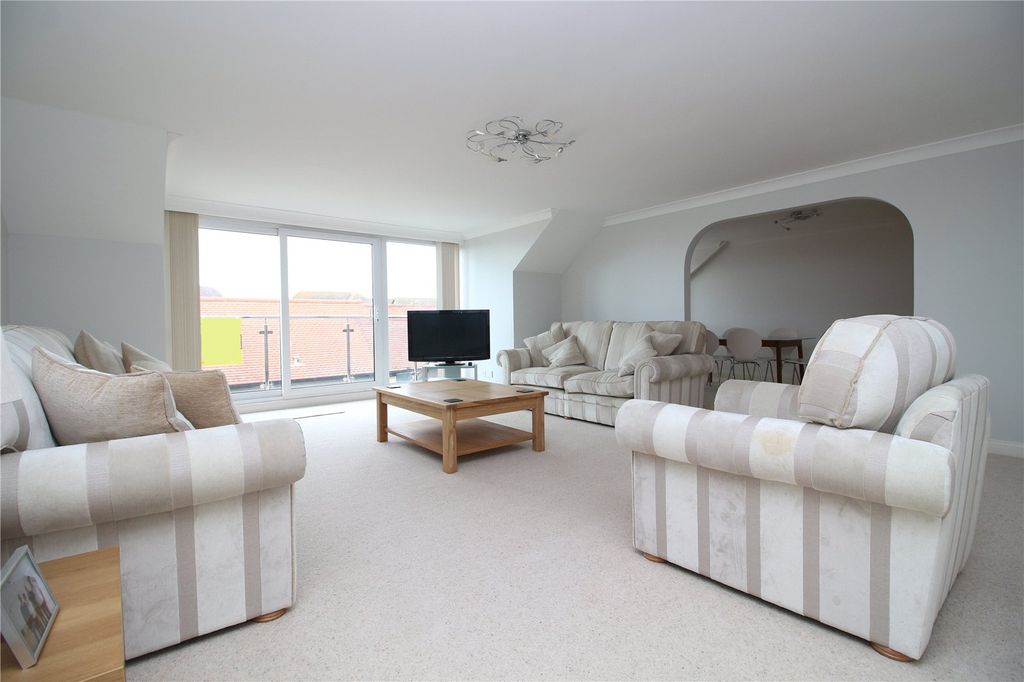 Property photo 3 of 17 Picture No. 29