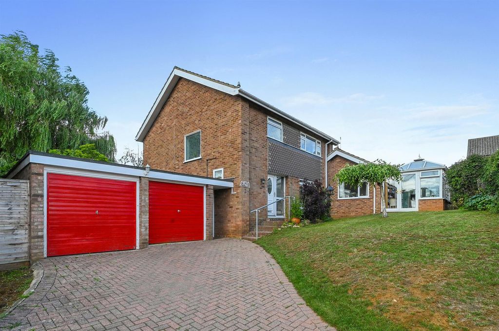 Property photo 1 of 16 Front