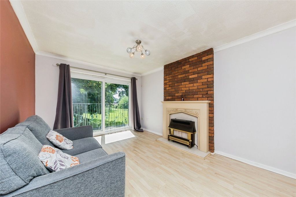 Property photo 2 of 15 Picture No. 35