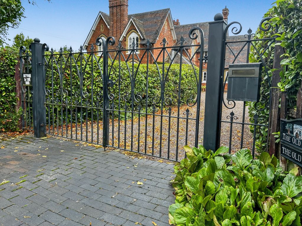 Property photo 3 of 13