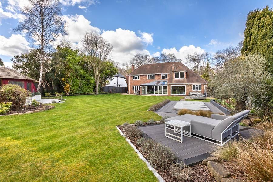 Property photo 2 of 25